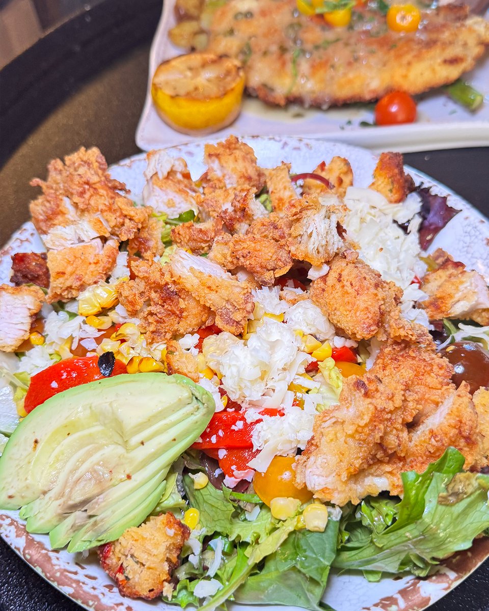 Homecomin' Florida Kitchen (@homecominfl) on Twitter photo From Southern specialties to sammies to savory salads, a trip to Homecomin' is a literal gift to your tastebuds! 😋
👉 Chicken Paillard
👉 Fried Chicken Sando
👉 Harvest Salad From Southern specialties to sammies to savory salads, a trip to Homecomin' is a literal gift to your tastebuds! 😋
👉 Chicken Paillard
👉 Fried Chicken Sando
👉 Harvest Salad