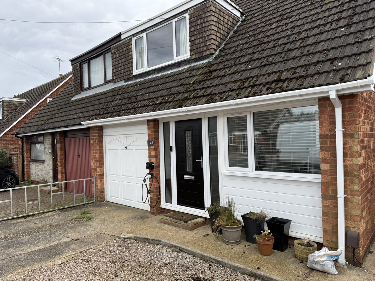 L👀king for #Pvcu home improvements ???

🏚️ Transform your home 🏠 with new #windows #doors #fascias #soffits #cladding &amp; #guttering installed 🔨🪜to perfection by the #localexperts

Simplyrooflineltd.co.uk 

08000786800

#Peterborough #Stamford #Spalding #Cambridge #Huntingdon