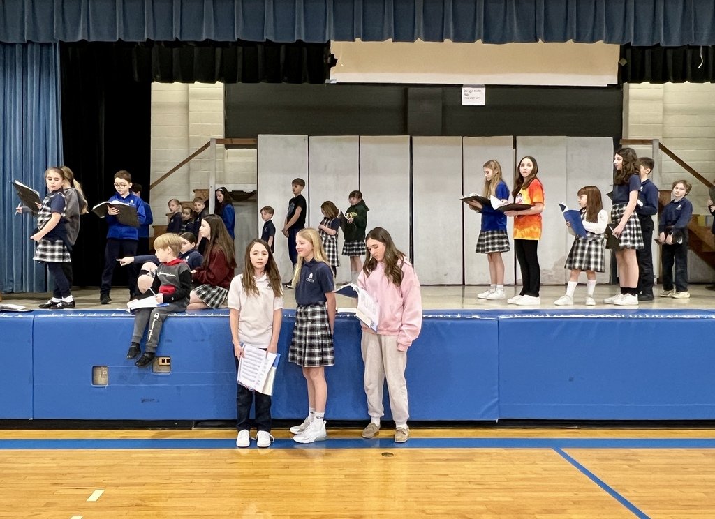 SMSSwormville's tweet image. 🎭 Drama Club is hard at work preparing for “Music Man Jr.”! 

Help us keep our stage looking beautiful by purchasing a sponsorship at the link below by this Friday, 3/21: tinyurl.com/mswxzt2y

#DramaClub #SpringMusical #MusicManJr #NewCurtains