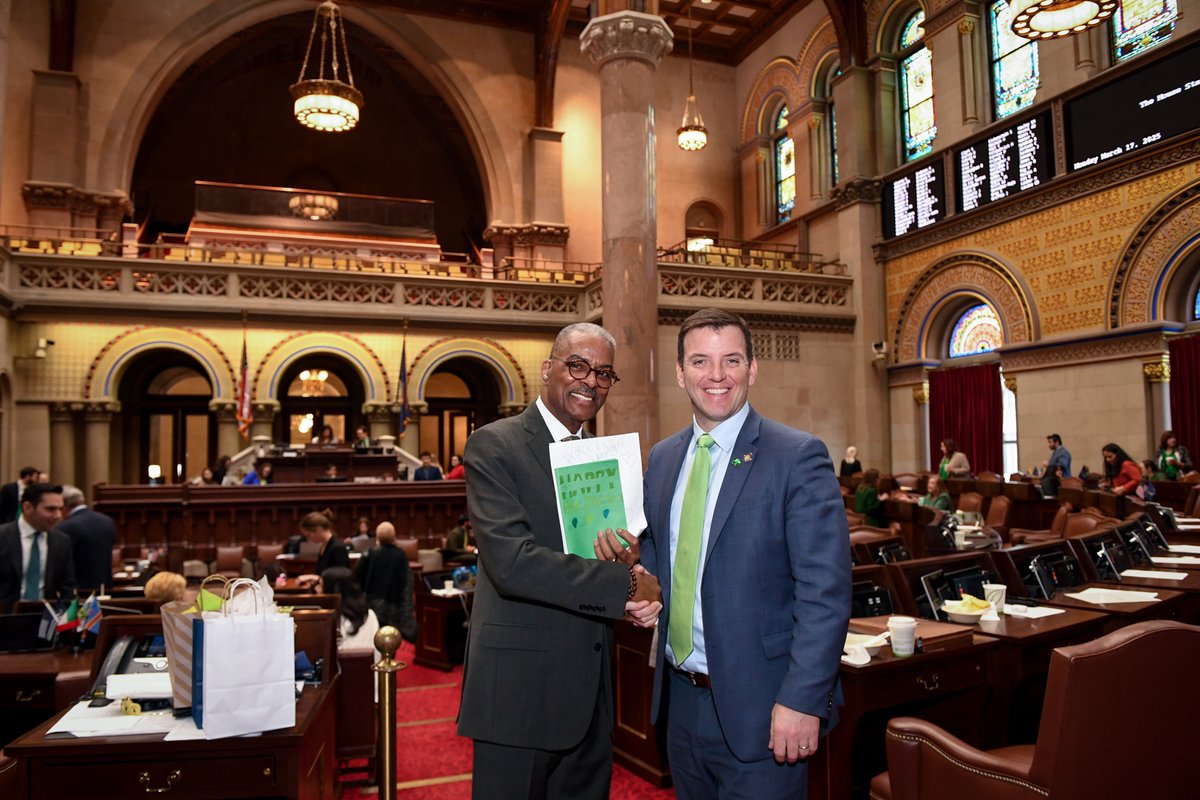 Great to celebrate St. Patrick’s yesterday and wish Sergeant-at-Arms Wayne Jackson a Happy Birthday. My daughters were excited to make cards that I presented to Mr. Jackson on the floor.