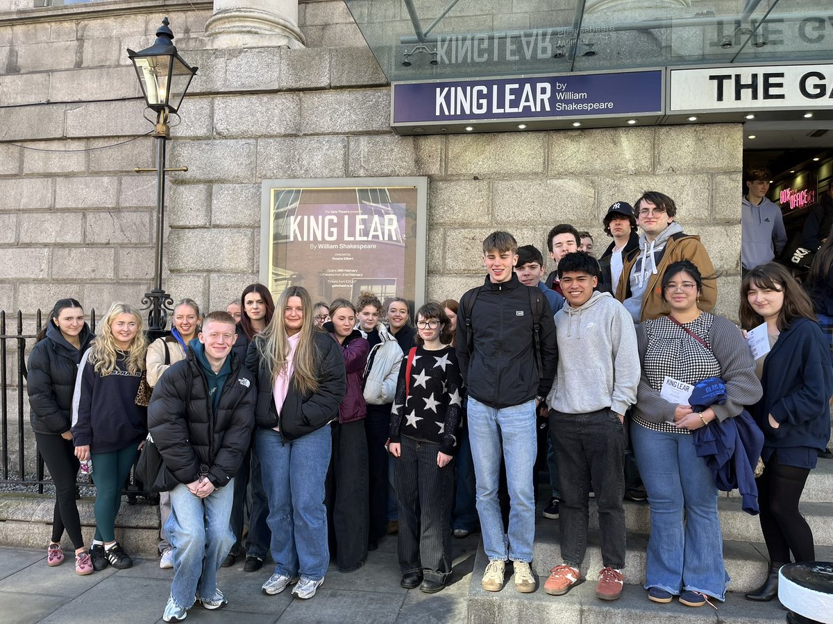 EngAquinas's tweet photo. Beautiful day in Dublin! A-Level English Literature students enjoyed King Lear at The Gate Theatre! 🎭 https://t.co/KdurVfKD6F