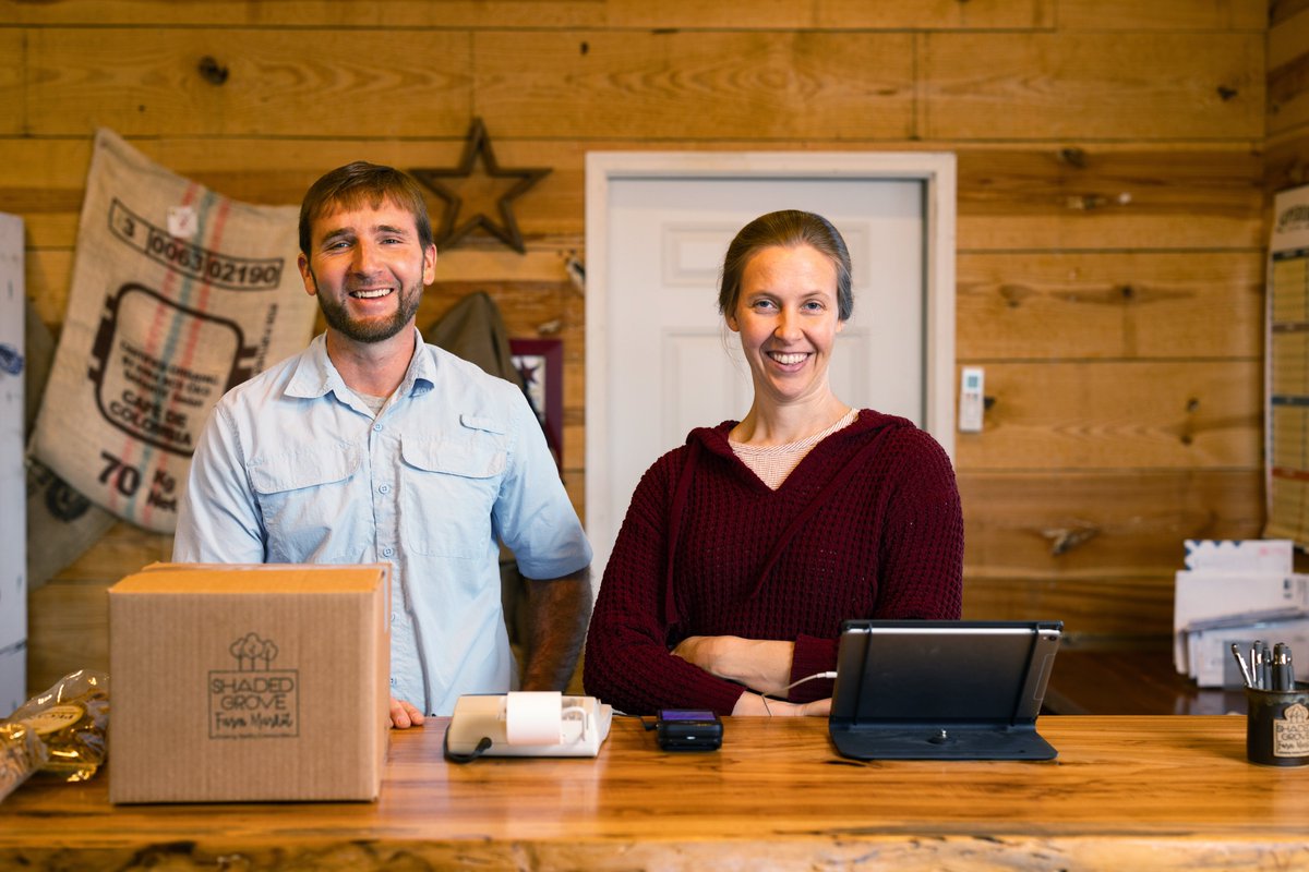 GoogleSmallBiz's tweet image. How did Craig Schmidt scale his farmland by 600% in under 7 years? 🚜

He credits @GoogleAds for a 35% jump in sales in 2023 alone.
He analyzes web traffic with @GoogleAnalytics, and directs his Ads back to the most profitable regions.

But that’s not all: goo.gle/4bWmTxO