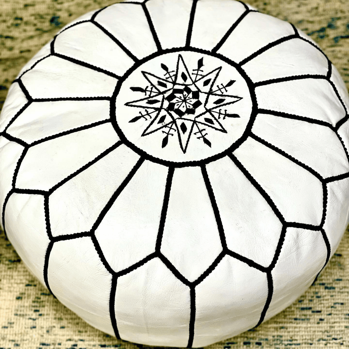 badiadesigninc's tweet image. ✨ A #MoroccanPouf for Every Style! ✨ No matter your aesthetic, there’s a Moroccan pouf to match! 

📍 Visit us or shop online &amp;gt;&amp;gt; bit.ly/3DA78ju  

#Poufs #Ottomans #HomeDecor #GlobalStyle #InteriorInspo #MoroccanDecor #NorthHollywood #BadiaDesign