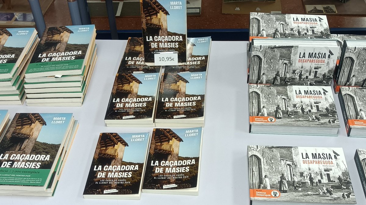 Marc Martínez Foix (@marcmfoix) on Twitter photo Presentem els llibres "La caçadora de masies" i "la masia desapareguda" a la <a href="/BibEPSEB/">Biblioteca EPSEB</a> Ens acompanyen <a href="/martamasies/">La Caçadora de Masies</a> i Joan Ramon Rosell Presentem els llibres "La caçadora de masies" i "la masia desapareguda" a la <a href="/BibEPSEB/">Biblioteca EPSEB</a> Ens acompanyen <a href="/martamasies/">La Caçadora de Masies</a> i Joan Ramon Rosell