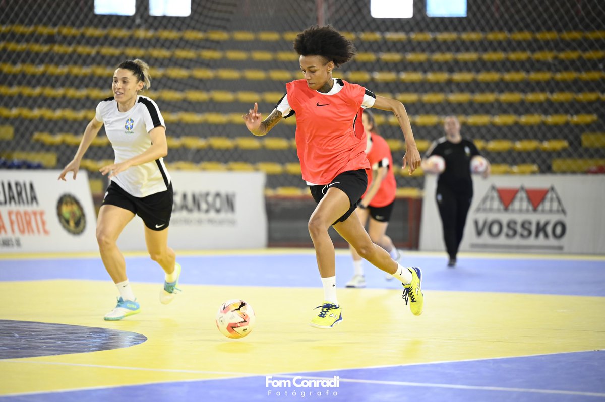 brfutsaltour's tweet photo. A Seleção Brasileira de Futsal Feminino está se preparando desde o dia 10 de março, em Lages (Santa Catarina), para a Conmebol Copa América, que será disputada de 22 a 30 de março, na Arena Sorocaba. 🇧🇷

Ingressos 🎟️ https://t.co/JW5Byhi1GX https://t.co/PMz0YN9uDY