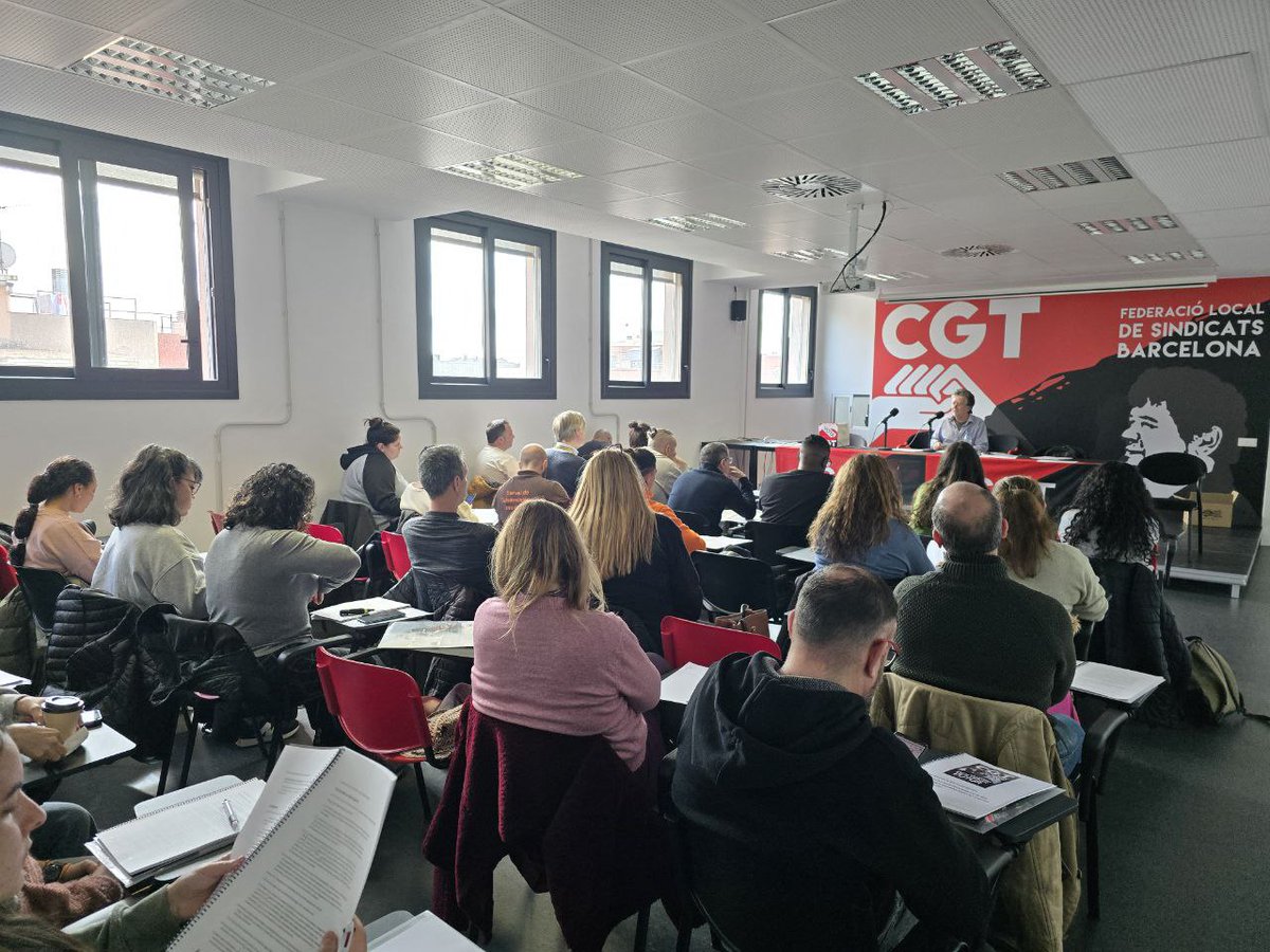 CGTBarcelona's tweet photo. 📣 Avui un nou curs de formació adreçat a delegades de @CGT 🔴⚫️
Curs per a delegats i delegades de personal de comitès d’empresa i LOLS de @CGTBarcelona, #inclusiu perquè pugui participar tothom #llenguatgesignes
Formació per lluitar !
#formacio #anarcosindicalisme #papasseit https://t.co/hk2eluu1SL