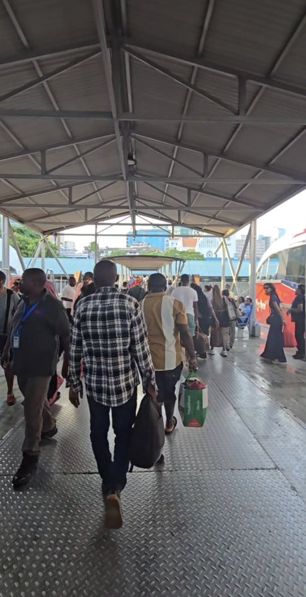 رحلة في قلب المحيط.. من أنجوجا إلى دار السلام.
يحيى المعشري ✍️
///....///
yasalim.blogspot.com/2025/03/blog-p…
///...///
يوميات مسافر إلى زنجبار 🇹🇿
#زنجبار 
#دار_السلام 
#zanzibar