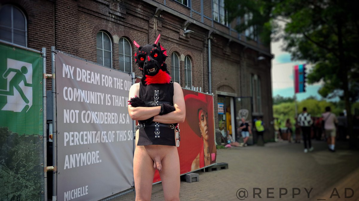 More festival nudity of me~

It's just so good having it all hang out!