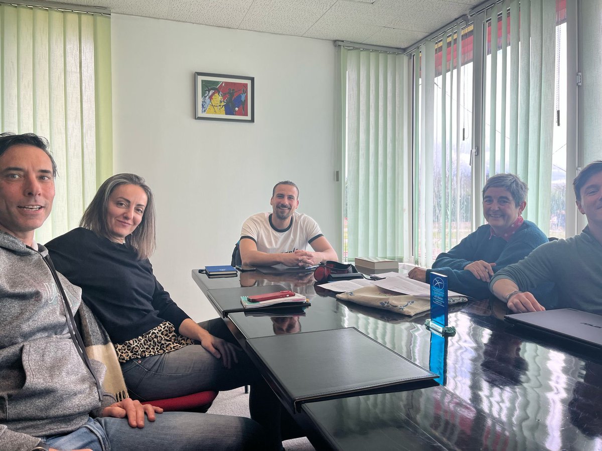 Reunión de COLEF Asturias con  recepción de  Eladio Domínguez, el cual nos expone la situación actual del Cluster del Deporte
Además, se tratan recursos administrativos ante Aytos de Gijón y  de Mieres y Consejeria de Cultura, política lingüística y deporte de Asturias