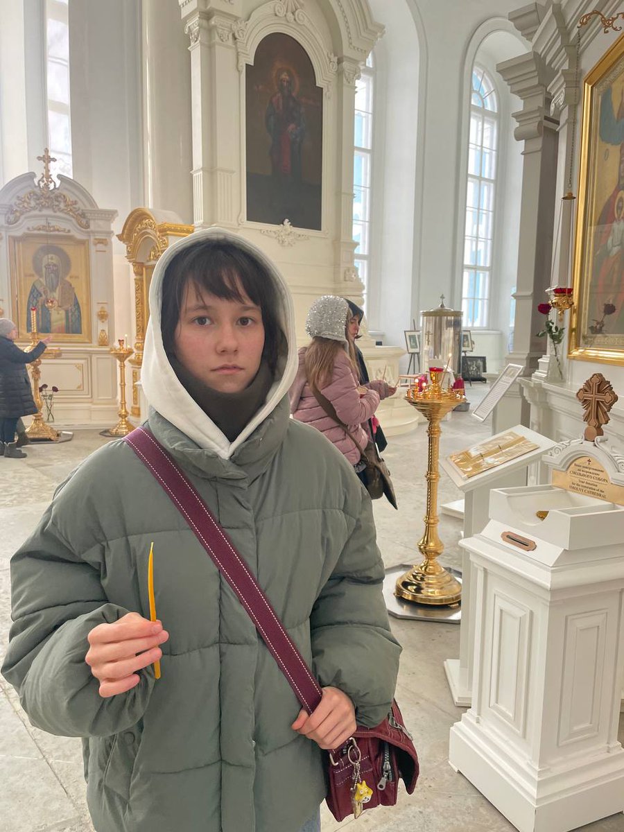 риу' рисует tweet media