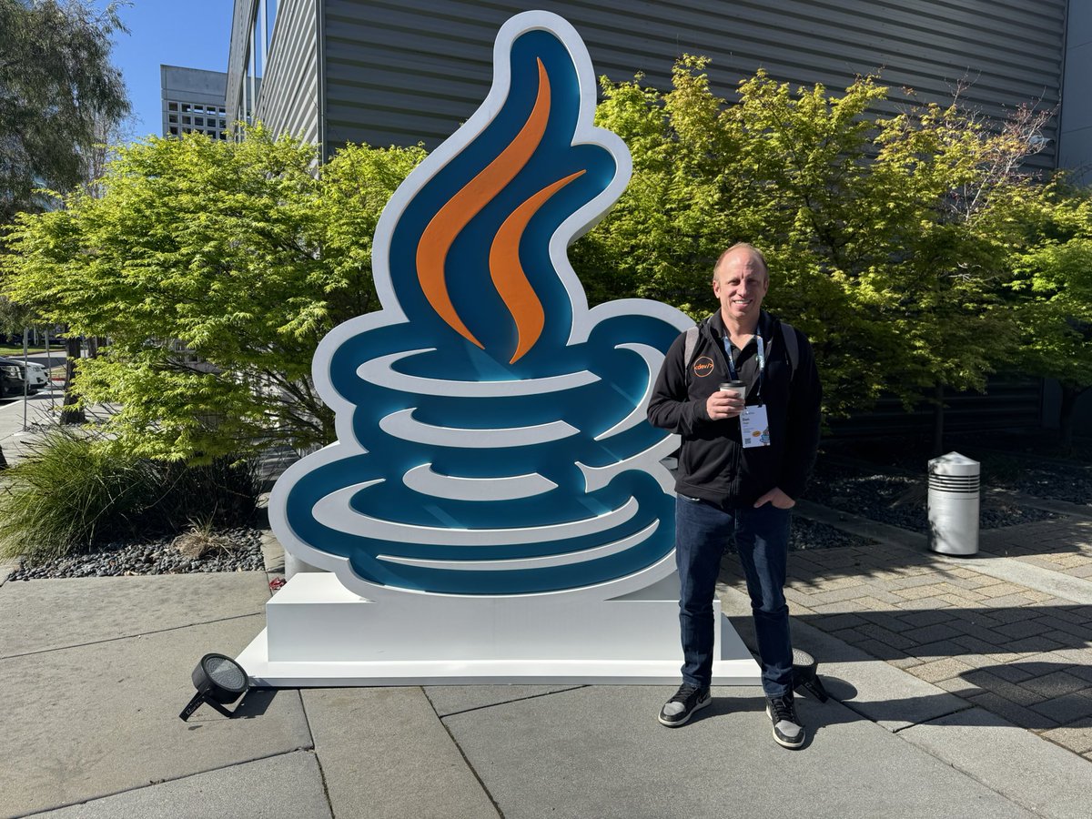 therealdanvega's tweet image. Java everywhere 🤩