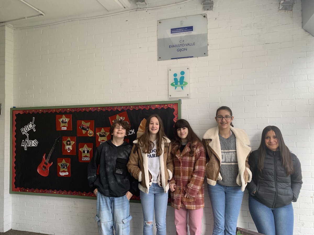 IES Rosario de Acuña tweet media