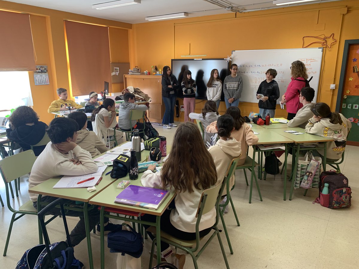 IES Rosario de Acuña tweet media