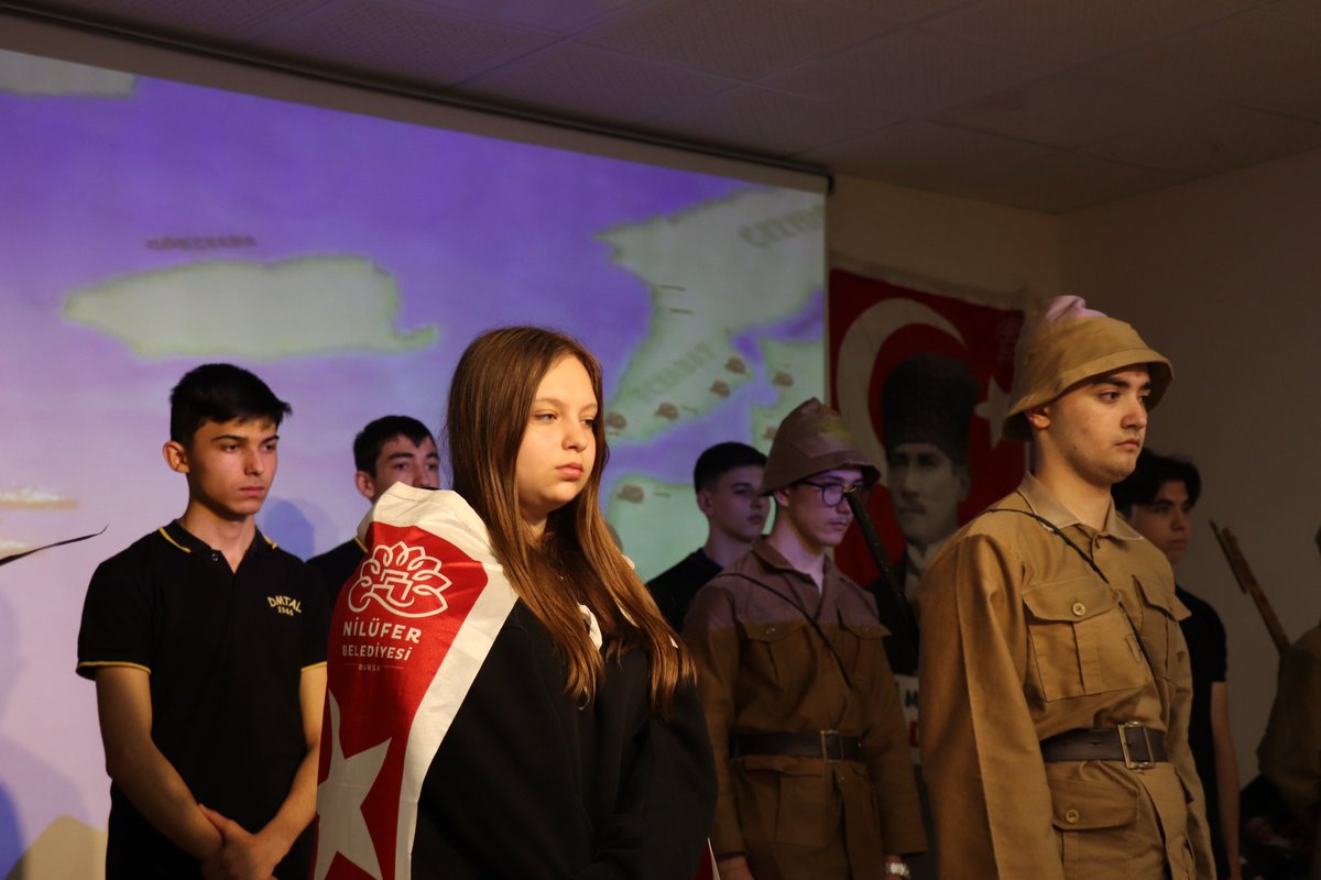 🇹🇷 Çanakkale Zaferi’nin 110. Yılı 🇹🇷

Aziz şehitlerimizin kanlarıyla yazdığı bu destanı unutmadık, unutturmayacağız!
Vatan uğruna can veren kahramanlarımızı saygı, rahmet ve minnetle anıyoruz.

<a href="/osmangazi_mem/">Osmangazi İlçe Milli Eğitim Müdürlüğü</a> 

#birdestandırçanakkale🇹🇷 
#18MartÇanakkaleZaferi 
#DemirtaşpaşaMTAL