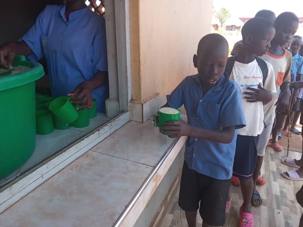 CIDIUganda's tweet image. &quot;Supporting education through nutrition! Our school feeding program at Kijebere Primary School, funded by@CaritasDenmark 🇩🇰&amp;amp; implemented by @CIDI, is fueling young minds for success! #SchoolFeedingProgram #CaritasDenmark #CIDI