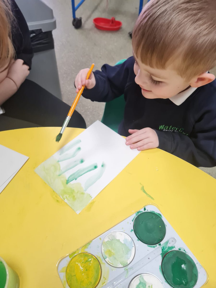 In EYFS, we had lots of fun painting observational drawings of daffodils as we have been thinking about Spring.