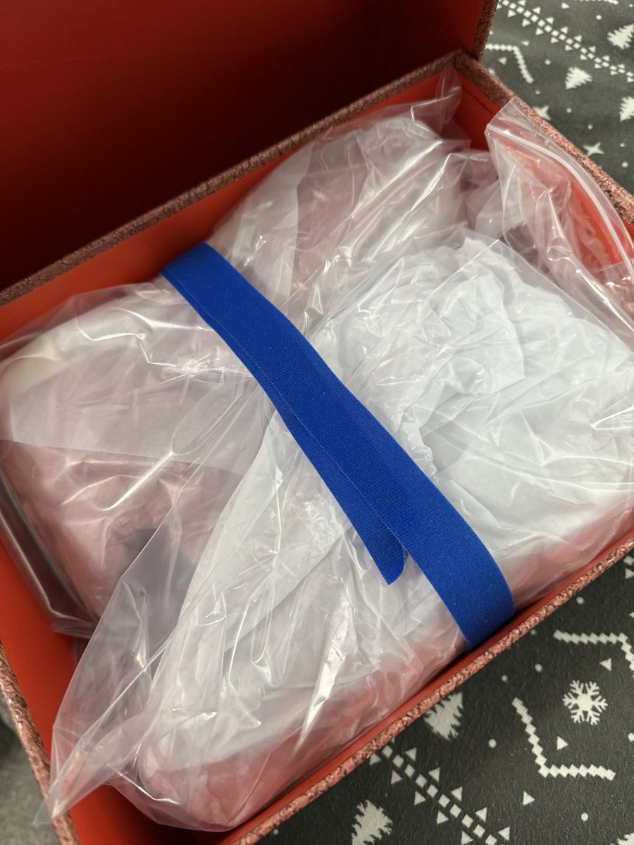 e_campitelli's tweet photo. @TheSiteSupply  yo! I never received Nikes wrapped up like this.  Also.  This box looks like it has water damage ?  Any insight.  
BIKE air 4’s https://t.co/TJzzqqrqeQ