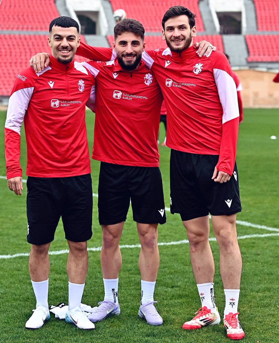 Les 3 Frères 🇬🇪 ❤️
#GM22 #ToutVientAPoint