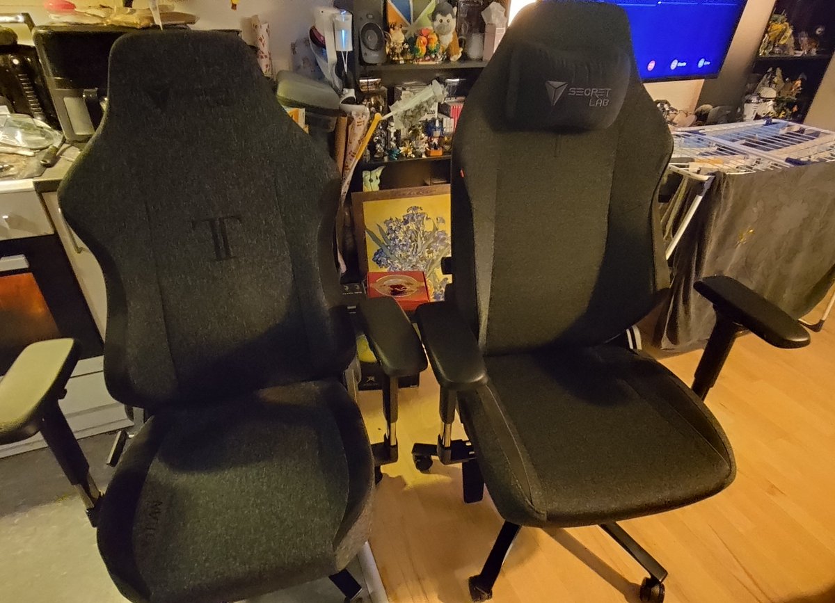 Dummiesworld's tweet photo. Time for an upgrade @secretlabchairs #secretlab https://t.co/RM0ECrHsvX