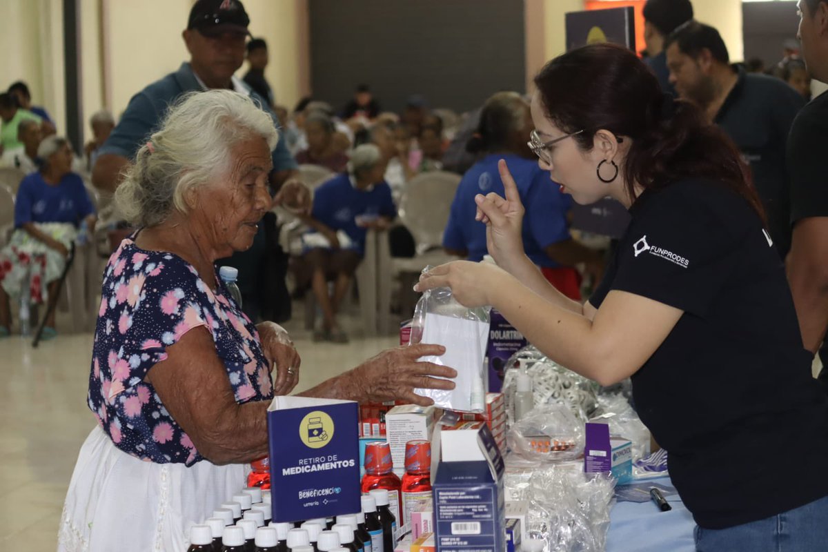 LaPazCentro12's tweet photo. Este día adultos mayores del Dtto de San Luis La Herradura formaron parte del programa “más 60” impulsado en por @indeselsalvador en conjunto con @bienestarsv y otras instituciones.

Nuestro alcalde #ArmandoJirón agradece a el apoyo a nuestra población de la tercera edad. https://t.co/AyDSx9MvEE