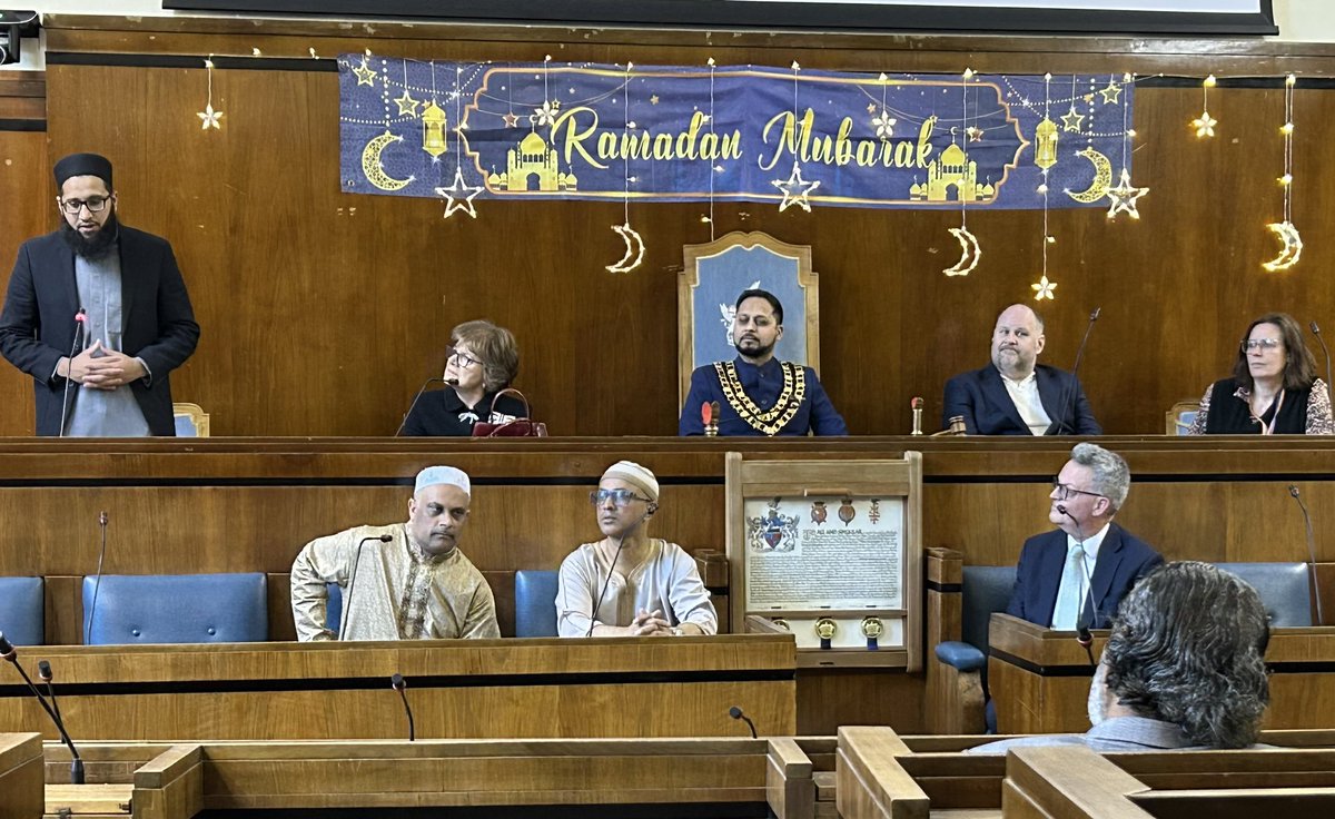 Jim Robbins (@jimrobbins) on Twitter photo Delighted to host the <a href="/SwindonCouncil/">Swindon Borough Council</a> Iftar tonight. Great to have a full room with people of all faiths and none.
It’s really important that we support all of the communities in Swindon and host them all in the Council Chamber.
#BuildingABetterSwindon Delighted to host the <a href="/SwindonCouncil/">Swindon Borough Council</a> Iftar tonight. Great to have a full room with people of all faiths and none.
It’s really important that we support all of the communities in Swindon and host them all in the Council Chamber.
#BuildingABetterSwindon