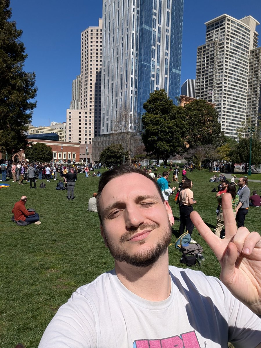 Nik 🌸 tweet media