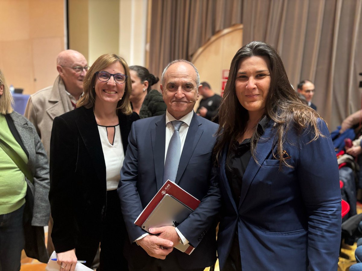 📸 Interesante mesa redonda en Figueres para debatir sobre la problemática de la multirreincidencia y las ocupaciones delincuenciales.  

He compartido debate con Maria Hilari, decana del <a href="/icafigueres/">ICAFI • Advocacia Figueres</a>; Lina Müller, fiscal; Antonia Godia, magistrada; Lluís Lupiáñez, representante