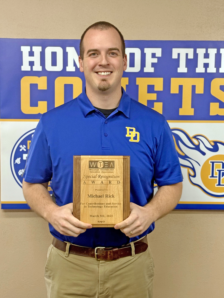 Michael Rick Receives WTEA  Award for Excellence in Technology Education ddschools.org/o/delavan-dari…