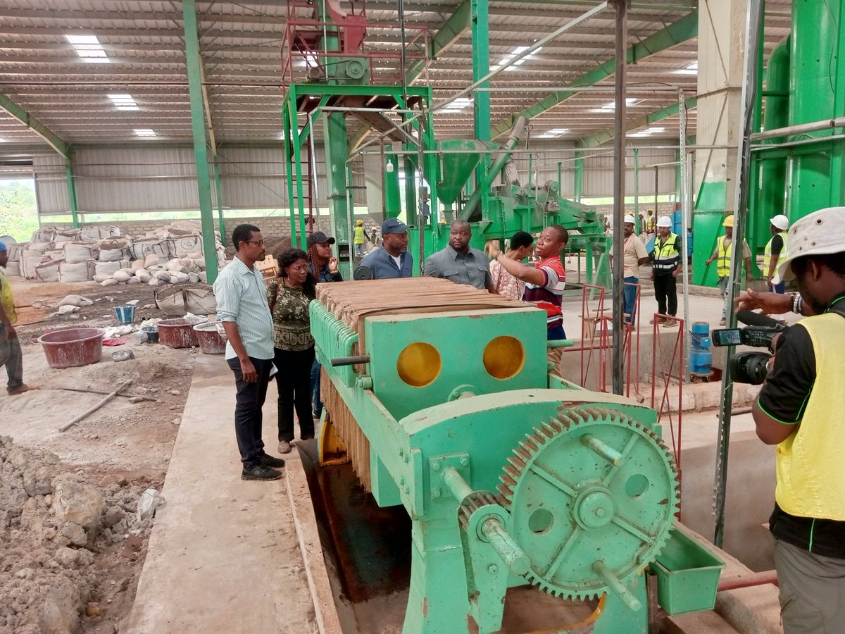 Freetown,13 March 2025: The National Investment Board (NIB) has embarked on an aftercare visit to Global Lite Refinery Limited (GLL) and Sierra Tropical Limited (STL) as part of its ongoing efforts to support and retain existing investments in Sierra Leone.