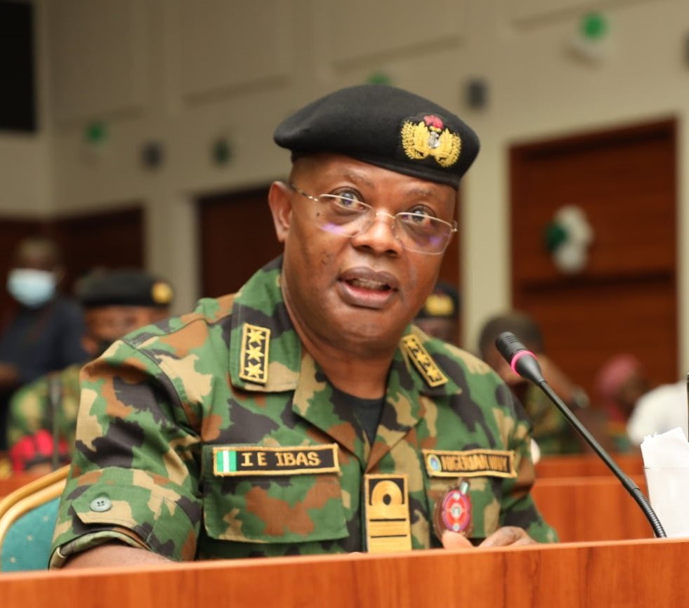 ChidiebereF's tweet image. Meet new Rivers Sole Administrator Vice Admiral Ibas (Rtd.)

Ibok-Ete Ekwe Ibas CFR was born on 27th of September 1960. He is a retired Navy vice admiral, who was the 22nd Chief of the Naval Staff (CNS) of the Nigerian Navy from 2015 to 2021.

Credit: The Nation