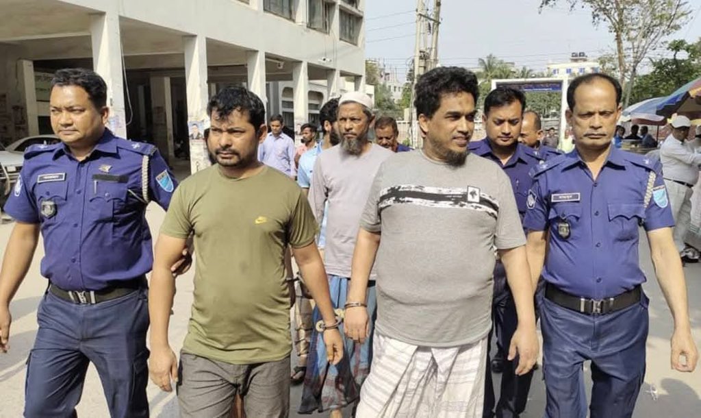 TheHeart786's tweet image. The arrest of Atala, our Rohingya leader, by the Bangladesh government feels like a dagger of sadness and pain. It&apos;s a huge blow, and the future of the Rohingya hangs in shadows of uncertainty. Justice slips further away, #freeabuammor 
#freeabuammarjununi #requesting #GOB