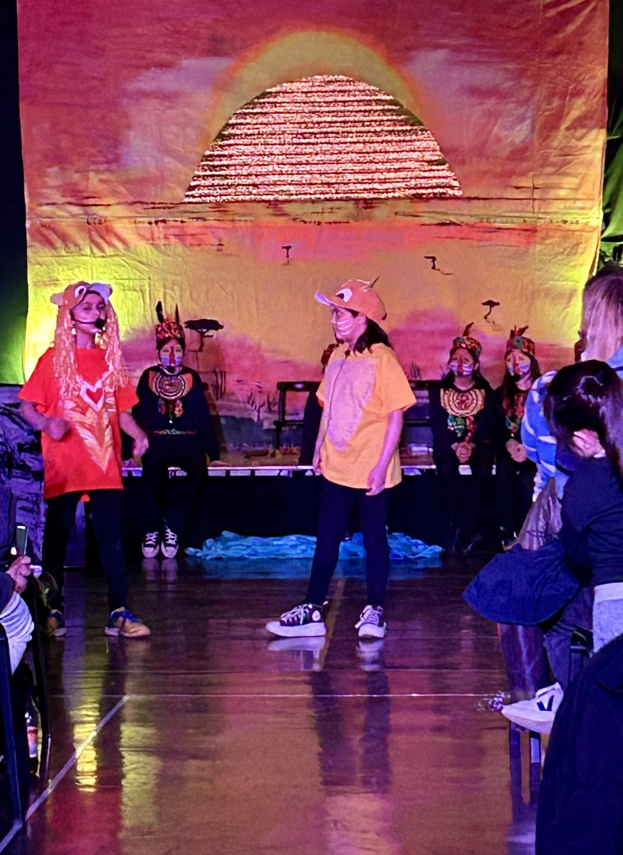 Jane_Arthur_'s tweet photo. Wow! Thank you to the stars 🌟 @AnderstonPS for their outstanding performance of The Lion King 🦁 tonight. Utterly fantastic acting, singing, costumes, confidence, creativity and expression 👏🏼👏🏼👏🏼 Well done to all the P5 &amp; P6 children &amp; staff too 🎶🎶🎶 @Doug_GCC @JeanMil09459364 https://t.co/PZ5xwQ1Y9Q