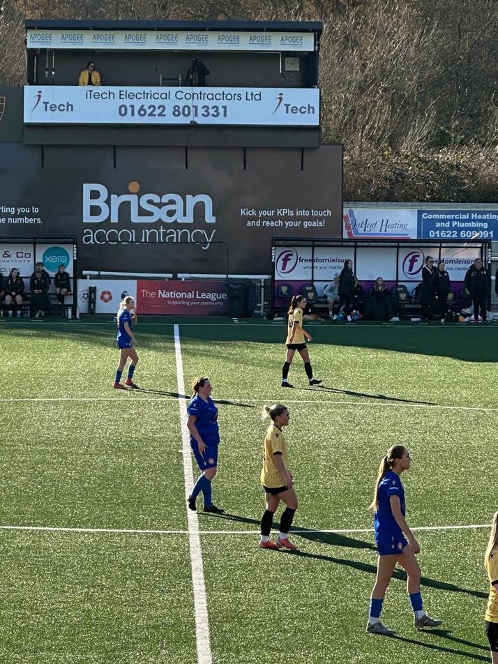 ellie hinkley tweet media