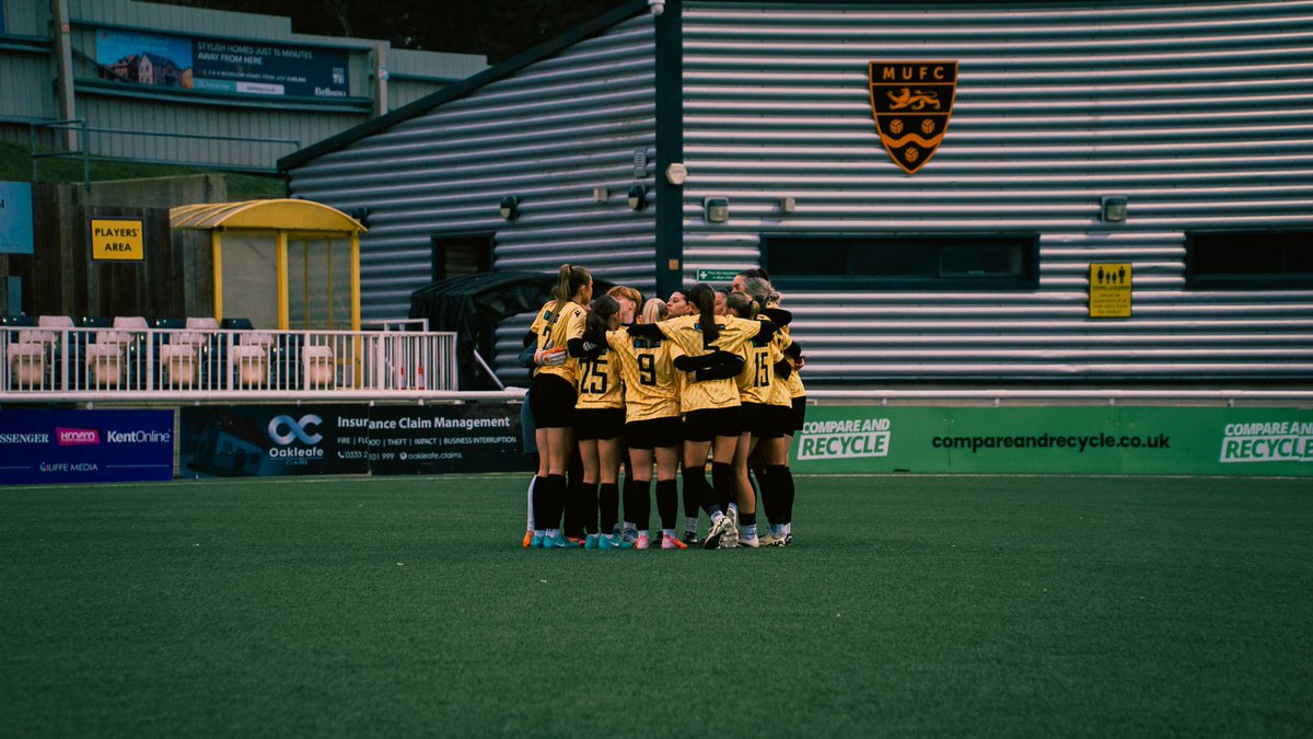 ellie hinkley tweet media