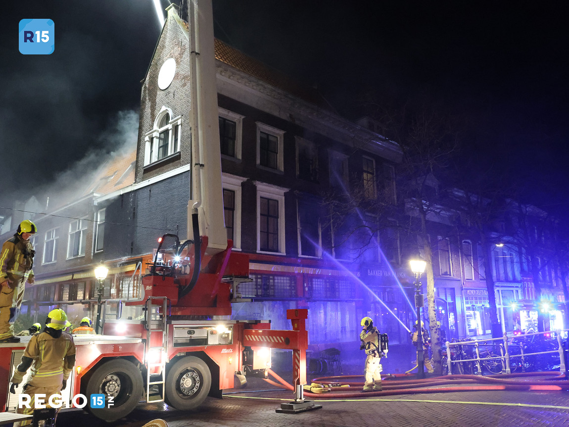 Zeer grote brand in Delftse binnenstad