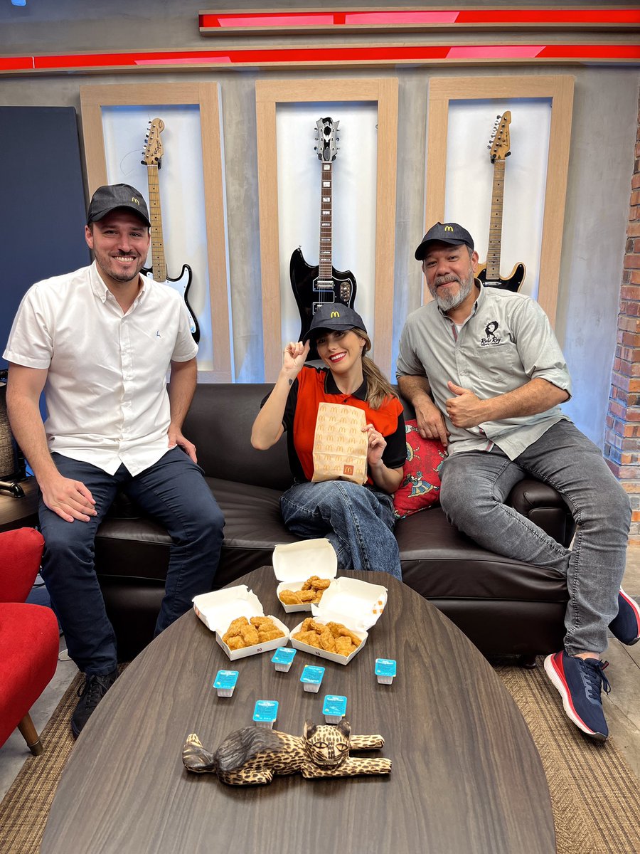 rockandpop955's tweet photo. 😇 BENDITA ROCKA 🤟🏻
 
#McDELIVERYFM🍔🍟 para celebrar que y a casi llega el festival de música más grande de Argentina, hoy @luchigarciar fue tu delivery con @mcdonalds_py 🛵🔥 además de los bloques con @renaibarrola14  y @richyrey27 🙌😎

 ¡Sintonízanos y viví la energía de @luchigarciar de Lunes a Viernes de 16:00 a 18:00hs en #RockandPop! 🎧💥🎸

📲App Rocka descarga desde Android-IOS
Whatsapp 0984955000 📲
https://t.co/lkneNVJsWw 🌍
https://t.co/cxRxolVD9d 💻