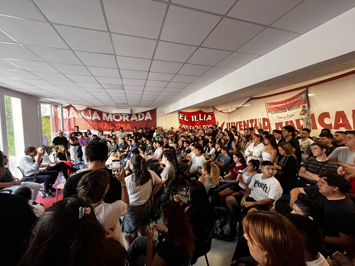 valentinacuev's tweet image. Te quieren hacer creer que el radicalismo no tiene juventud militante