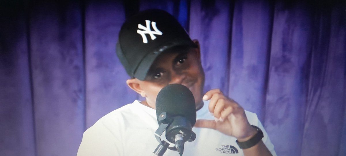 Sizwe: I was on charts when you was on diapers.

Thakgi: 😭👇🏿