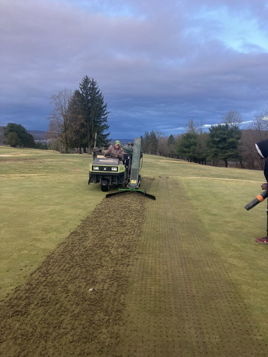 CCHGrounds's tweet image. That's a wrap on our core aeration of the greens. All aeration of the fine turf is complete and it's time to grow grass! Course opens tomorrow at 9am.