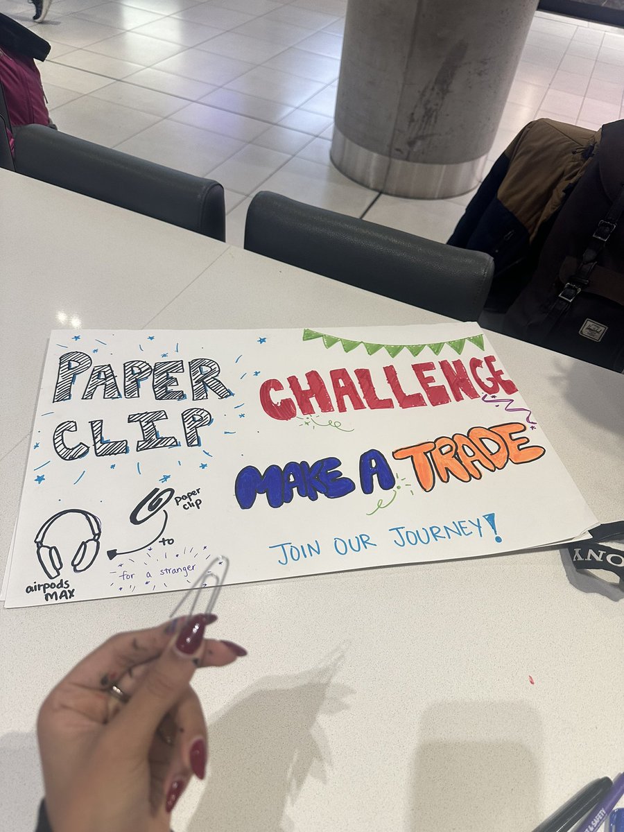 HELP GIVE A STRANGER AIRPODS MAX AT SYMPOSIUM TOMORROW 

MAKE A TRADE W US!! 

At the Eaton Centre till 7 🥳🥳🥳

Paper clip challenge: a paper clip —> AirPods Max through serendipity and engineering our luck