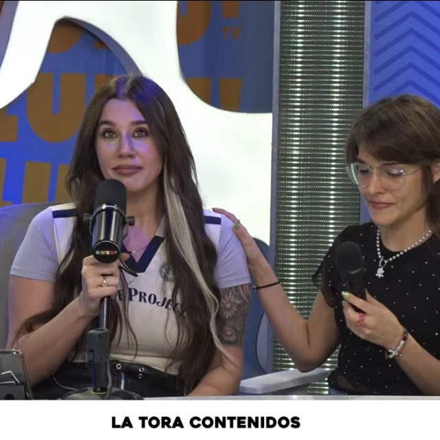 89polito's tweet photo. VIVO📉 STREAMING📲
#ParenAOLGA #OLGA Vorterix 80k🔥
#AlgoVaAPicar #LuzuTv 36.8k🔥
#FaltaDeLimites #LaCasa 11k🔻
#TodoPasa #UrbanaPlay 10k⚠️
#QueOlor #Gelatina 6.5k🔻
#VerdadesAfiladas #ElDestape 2.3k⚠️
#TEYCEF #AZZ 2.5k🔻
#SePico #RepublicaZ 700🚨

Cual directo miran?👀👇 https://t.co/BipfOoaTPZ
