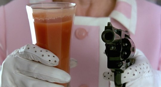 TheCinesthetic's tweet photo. women on the verge of a nervous breakdown (1988) dir. pedro almodóvar https://t.co/FYMzXngmmS