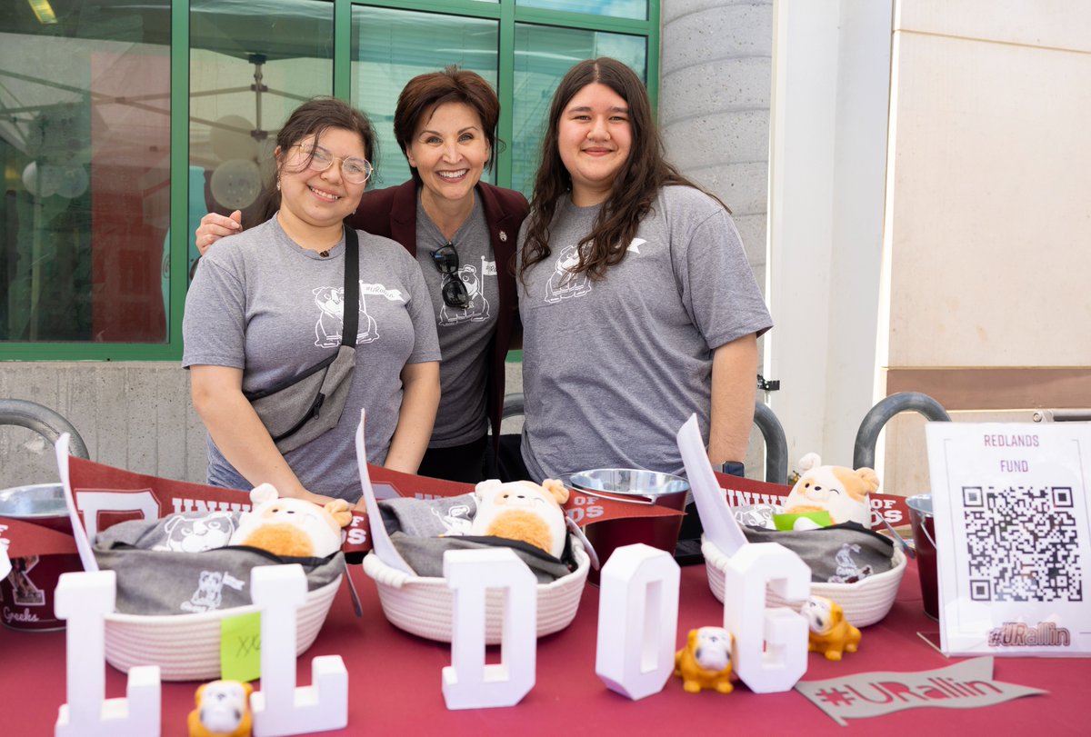 Wow! Our Giving Day momentum is incredible! Thanks to generous matches and challenges, each gift is making an even bigger impact!  Keep the support coming. Together, we’re creating opportunities that change lives. givecampus.com/schools/Univer…