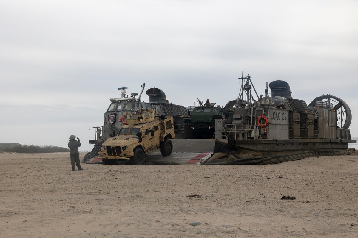 U.S. Marines tweet media