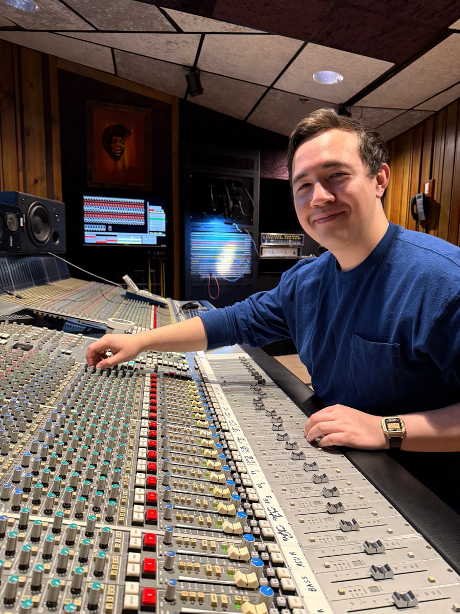 omegastudios's tweet image. Graduate Brian Hoffman, accomplished audio engineer/videographer, enjoying the SSL 9072J in Omega&apos;s studio B.

#AudioSignalFlow #SoundSystemDesign #FieldRecording #RecordingTips #MusicStudioTips #MobileStudio  #filmsound #RockvilleMD