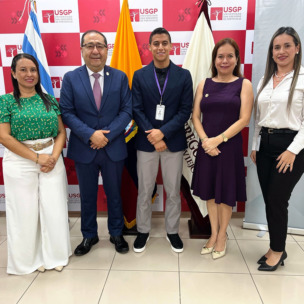 inmobiliarec's tweet photo. ¡Profesionales de primera en la administración de tus bienes! 🧑‍🎓

Nuestra Dirección Zonal 4 firmó un convenio para recibir a practicantes preprofesionales de la @USGPOFICIAL. Así, el Gobierno de #ElNuevoEcuador contribuye a la formación y vinculación laboral de los jóvenes 🇪🇨. https://t.co/8Nunw2flz9
