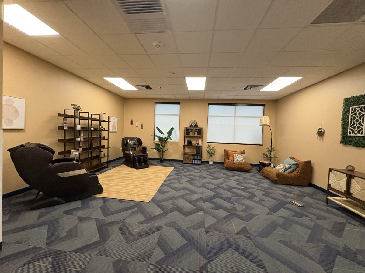 Welcome to the new SMU - Fresno Serenity Room!✨

The Serenity Room is funded by the <a href="/HRSAgov/">HRSA</a> Health and Public Safety Workforce Resiliency Training Program grant. With separate spaces for students (tan room) and staff/faculty (blue room), these rooms are meant for relaxation.🪴