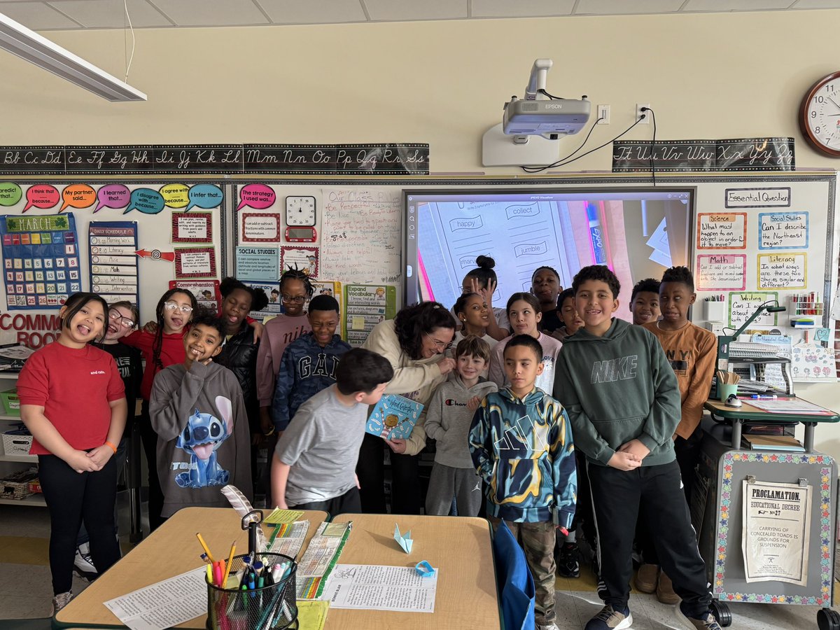 missgoldman19's tweet image. A heartfelt thank you to Tracey Kareemo, Chris Mazdzer, and Emily Cook for reading to us today!📚❤️Your stories brought so much joy! @PSDRI_Schools @PawtSchlsonRIse @ClassroomChamps @TKareemo @emilycook @mazdzer #StoryTime #GuestReader #Inspiration #readingweek #bettergetsbetter