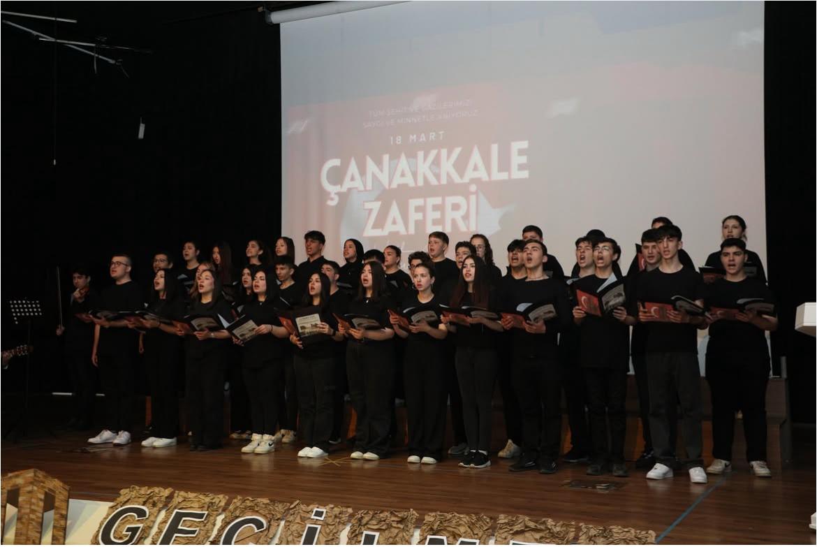 mudanyadmtal's tweet photo. Okulumuz öğretmen ve öğrencileriyle #18MartÇanakkaleZaferi’nin 110. yıl dönümünü şanlı tarihimize yaraşır bir şekilde kutladık. https://t.co/rUf6Zp3Ndf