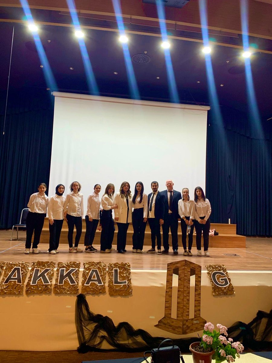 mudanyadmtal's tweet photo. Okulumuz öğretmen ve öğrencileriyle #18MartÇanakkaleZaferi’nin 110. yıl dönümünü şanlı tarihimize yaraşır bir şekilde kutladık. https://t.co/rUf6Zp3Ndf